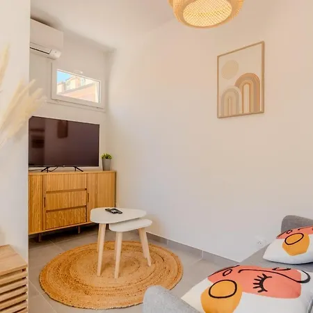 2 Pieces Proche Port Et Transports Apartament