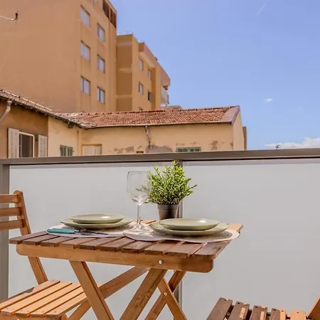 2 Pieces Proche Port Et Transports *