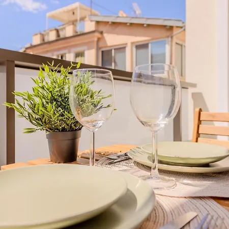 2 Pieces Proche Port Et Transports Nicea